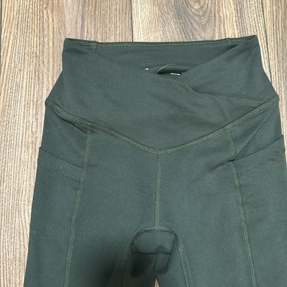 Gilly Hicks Green Leggings - Picture 5 of 8